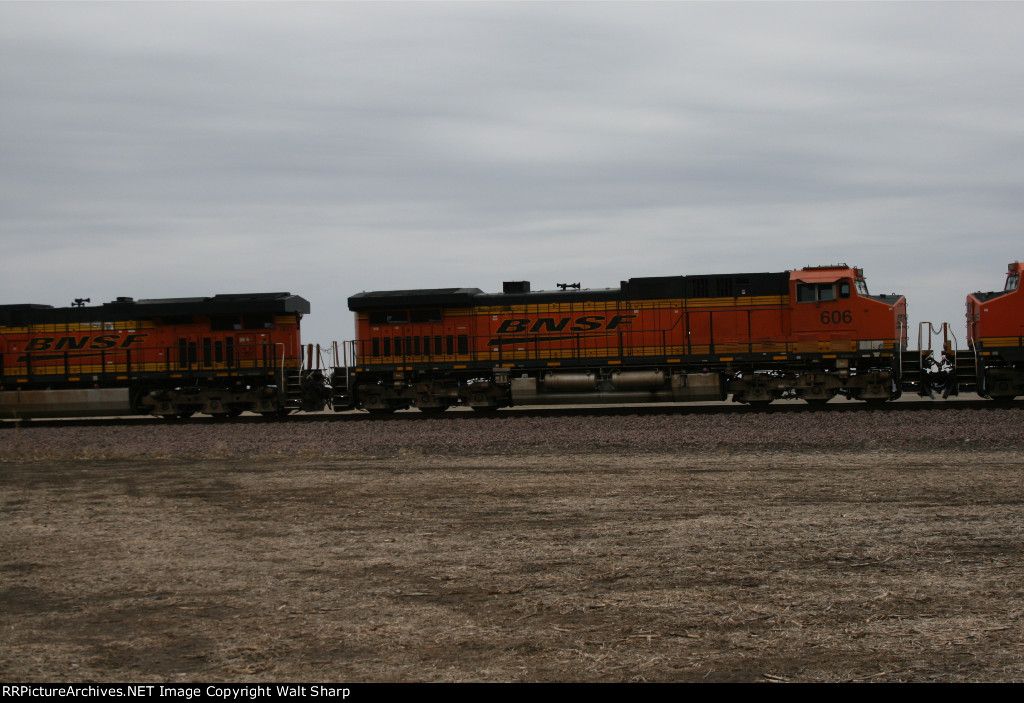 BNSF 606